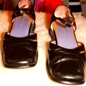 Size 9.5 Naturalizer black heels